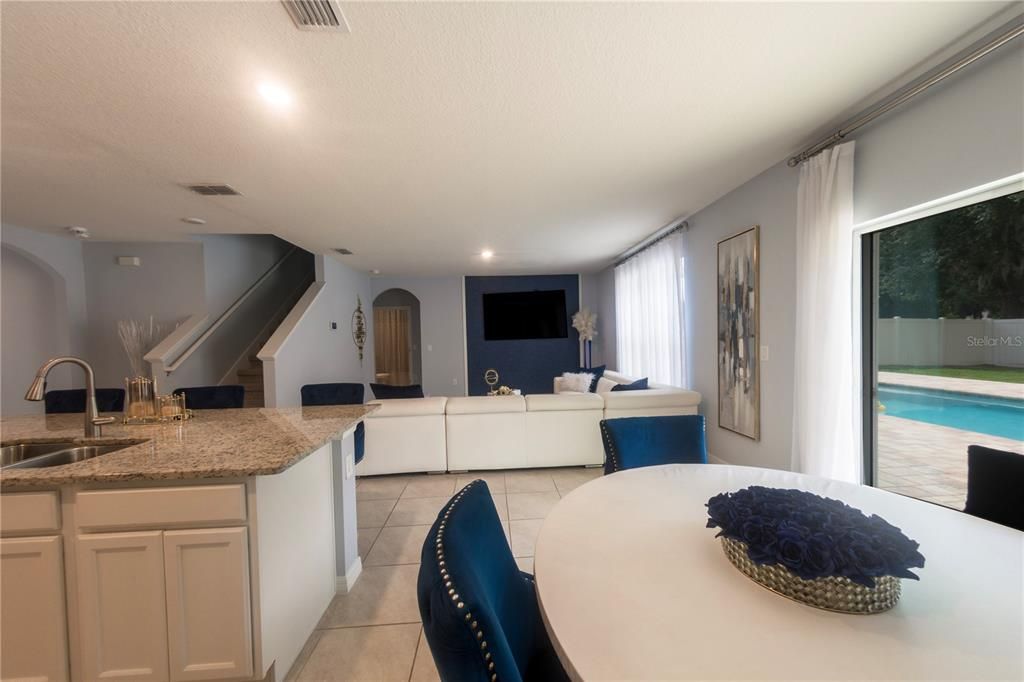Activo con contrato: $490,000 (5 camas, 3 baños, 2626 Pies cuadrados)