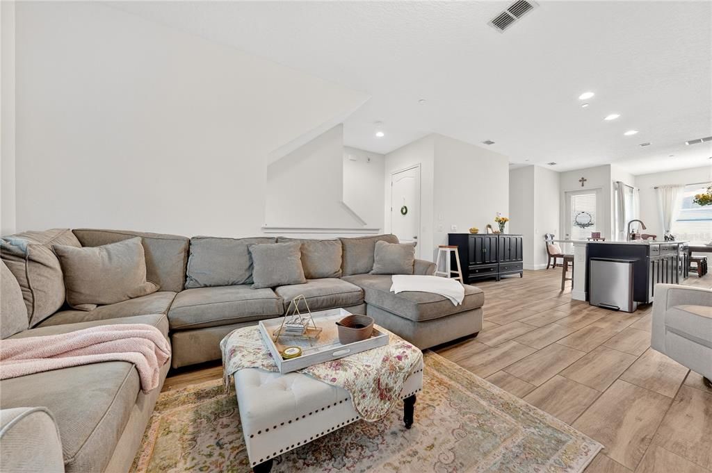 В аренду: $3,200 (4 спален, 3 ванн, 2142 Квадратных фут)
