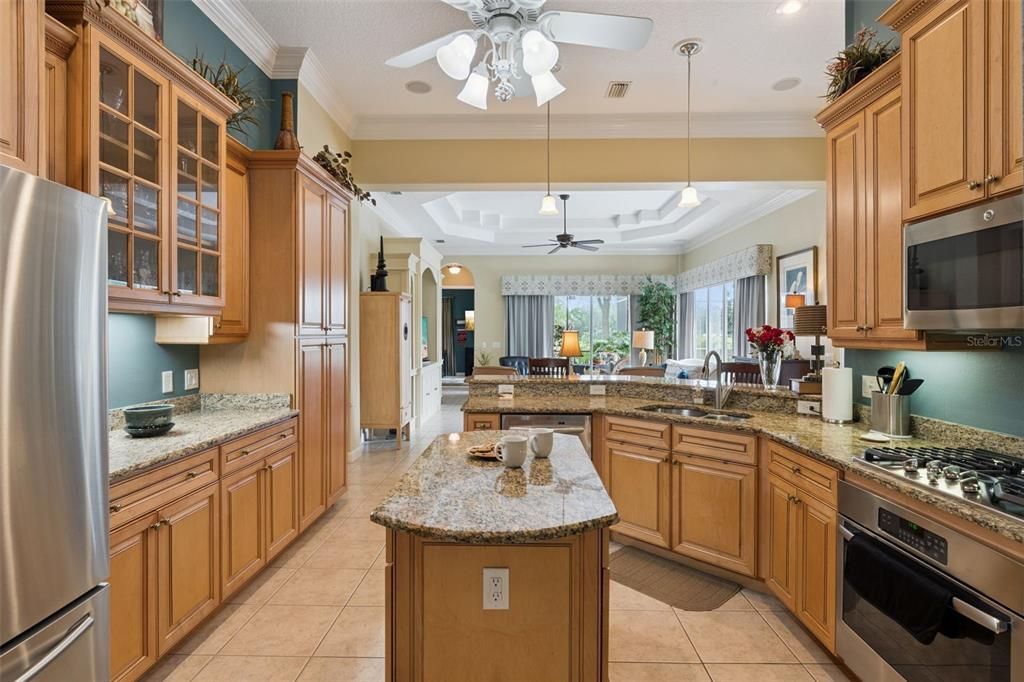 : $625,000 (3 спален, 3 ванн, 2402 Квадратных фут)