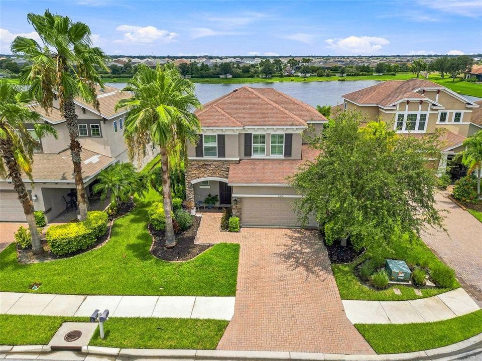 For Sale: $529,000 (3 beds, 2 baths, 2139 Square Feet)