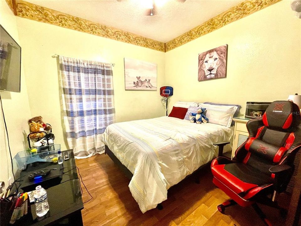 В аренду: $2,500 (4 спален, 2 ванн, 1732 Квадратных фут)
