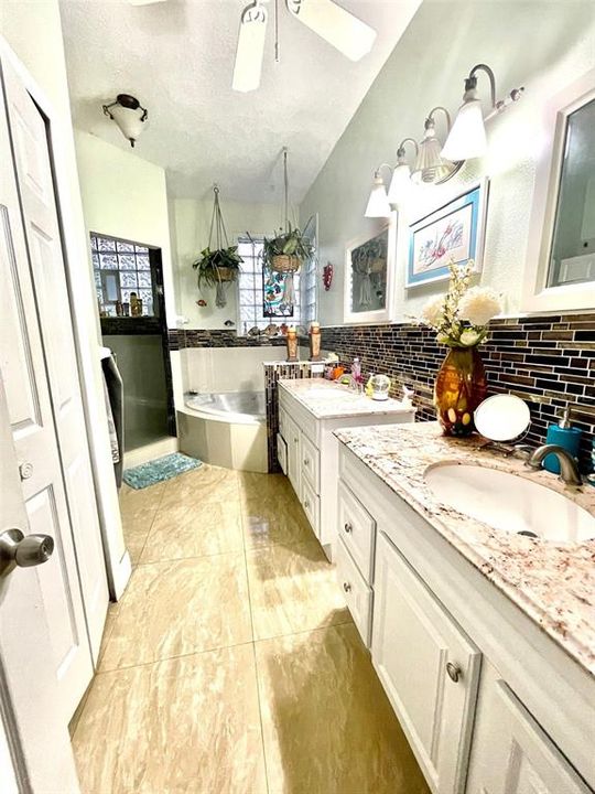 В аренду: $2,500 (4 спален, 2 ванн, 1732 Квадратных фут)