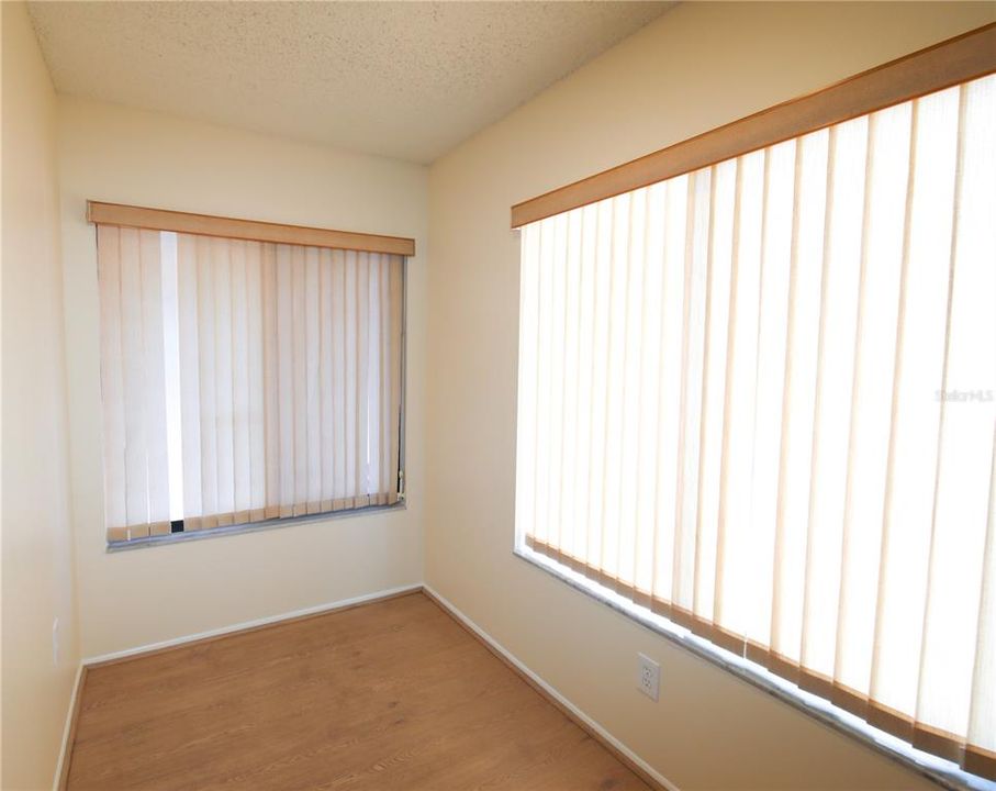 : $209,500 (2 спален, 2 ванн, 1092 Квадратных фут)