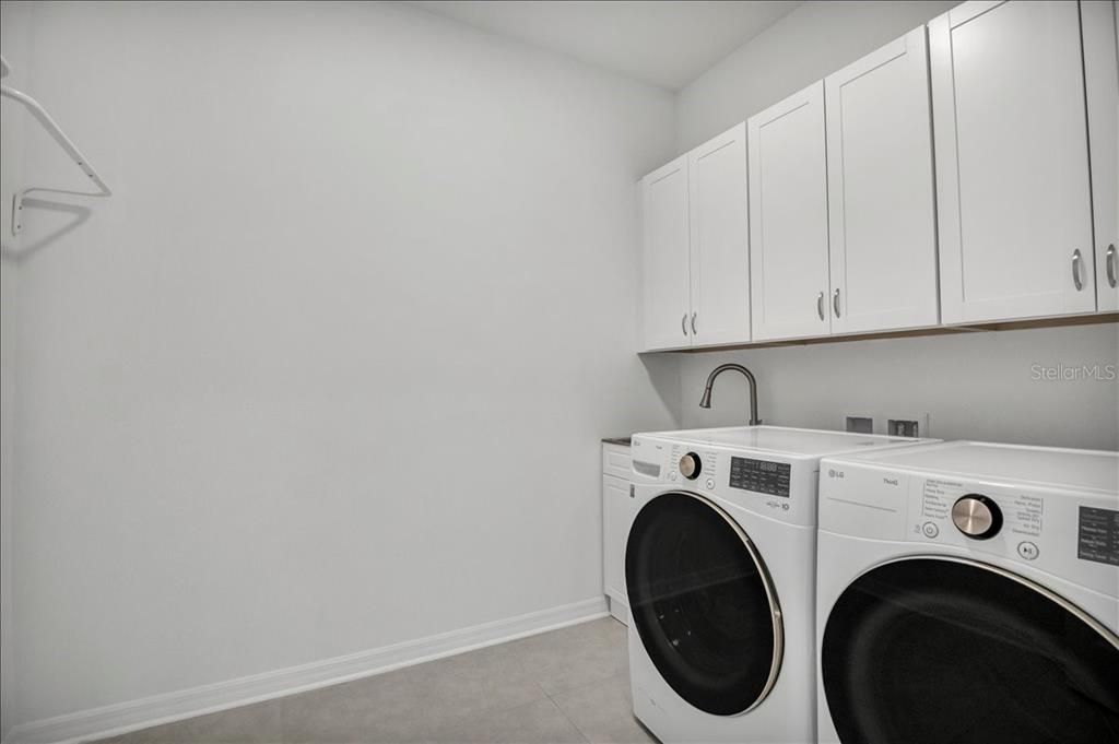 На продажу: $999,000 (5 спален, 4 ванн, 3807 Квадратных фут)