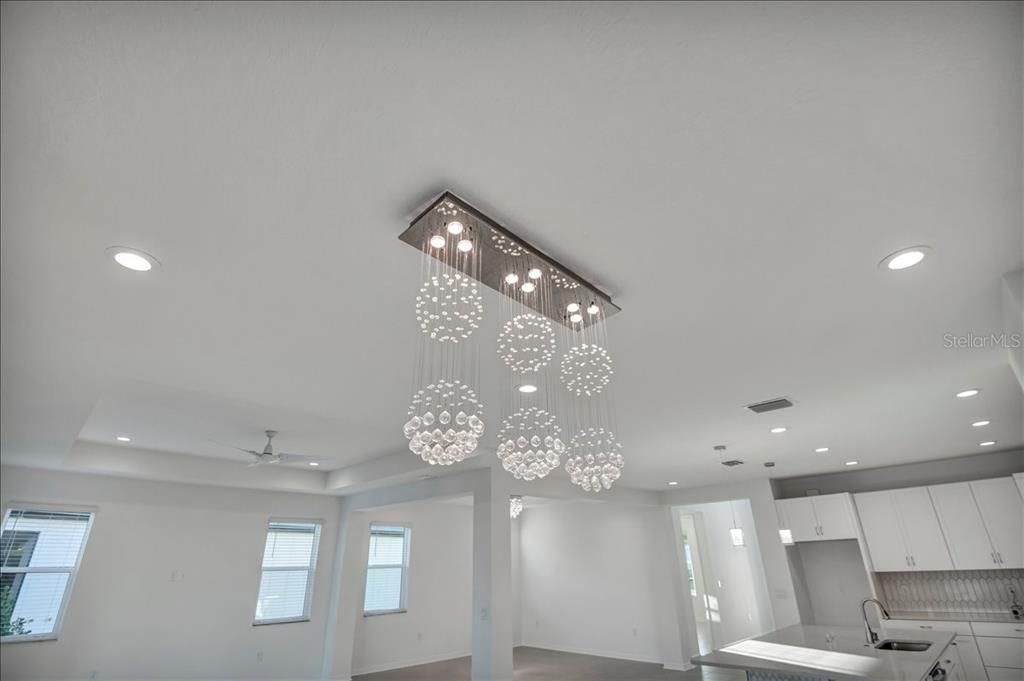 На продажу: $999,000 (5 спален, 4 ванн, 3807 Квадратных фут)