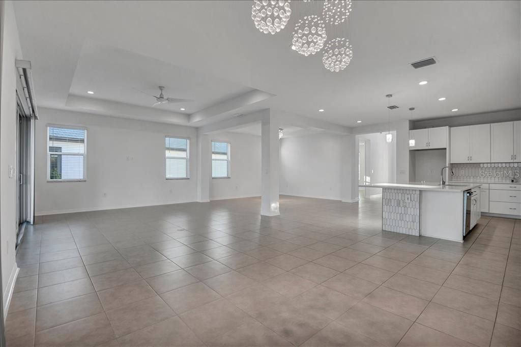На продажу: $999,000 (5 спален, 4 ванн, 3807 Квадратных фут)