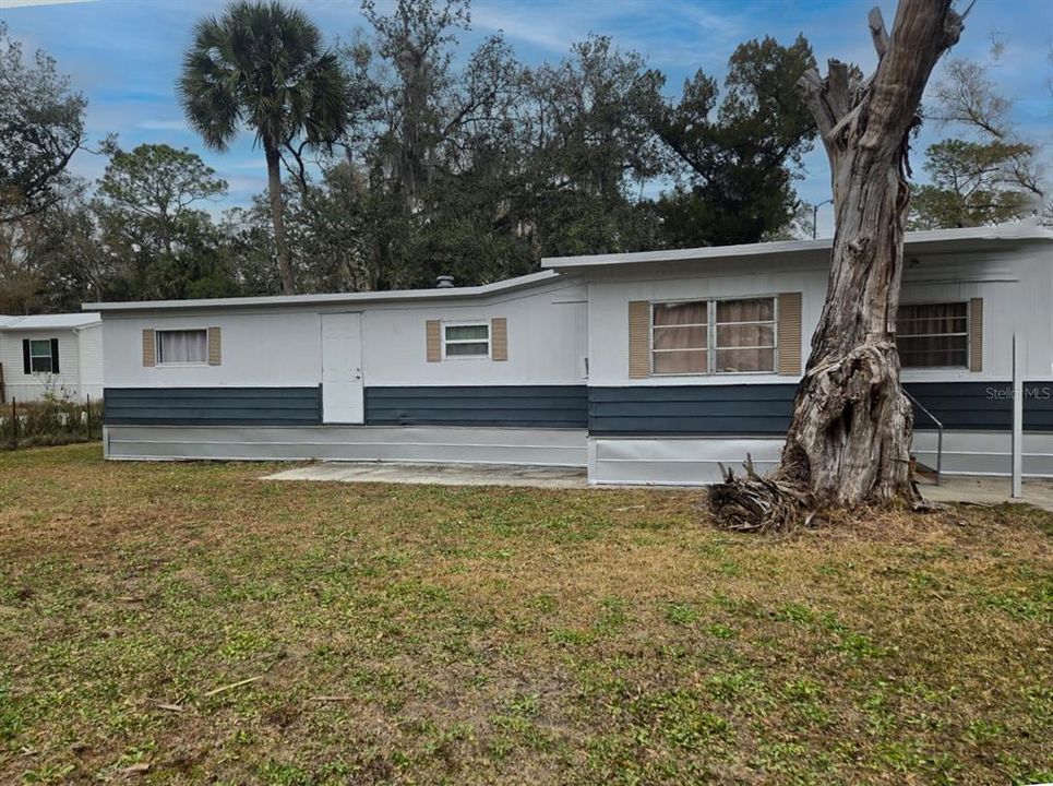 For Sale: $205,000 (2 beds, 1 baths, 804 Square Feet)