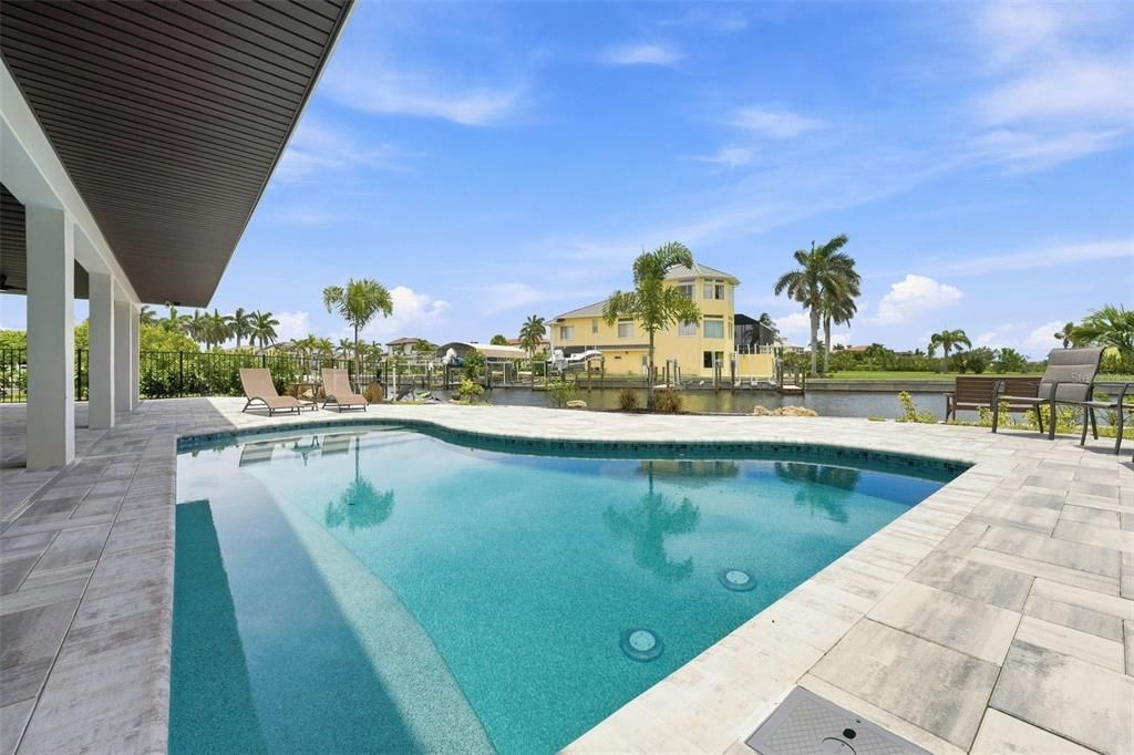 For Sale: $2,550,000 (3 beds, 5 baths, 3380 Square Feet)