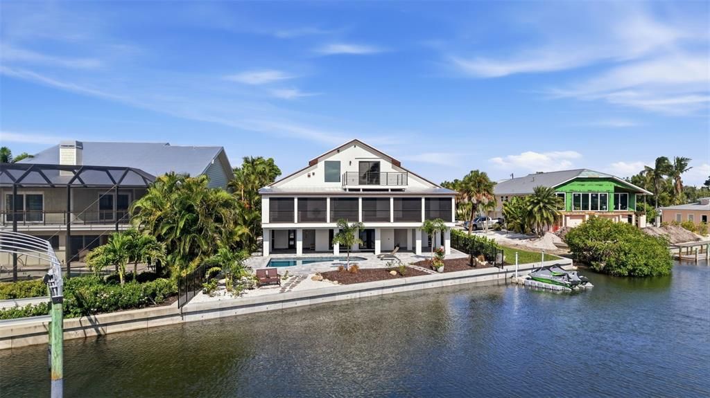 For Sale: $2,550,000 (3 beds, 5 baths, 3380 Square Feet)