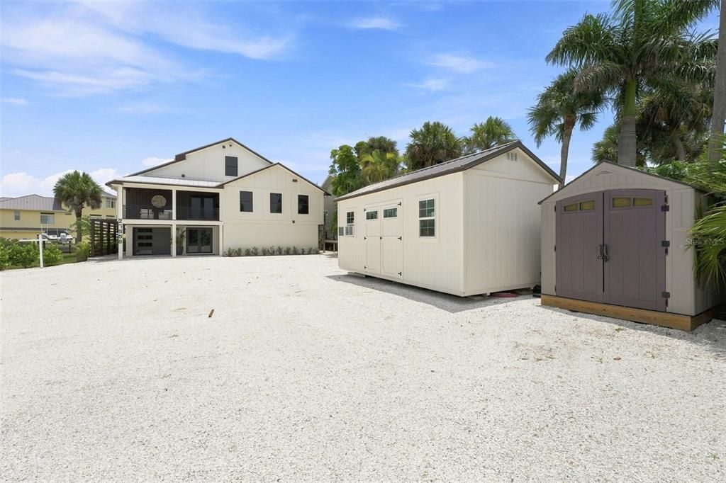 For Sale: $2,550,000 (3 beds, 5 baths, 3380 Square Feet)