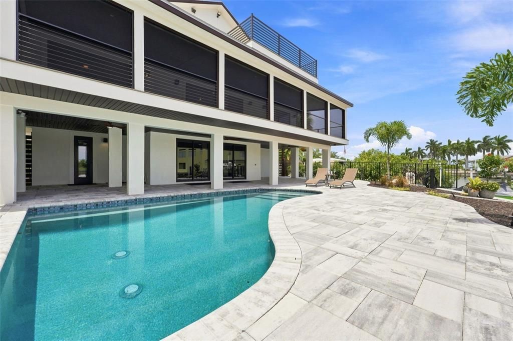 For Sale: $2,550,000 (3 beds, 5 baths, 3380 Square Feet)