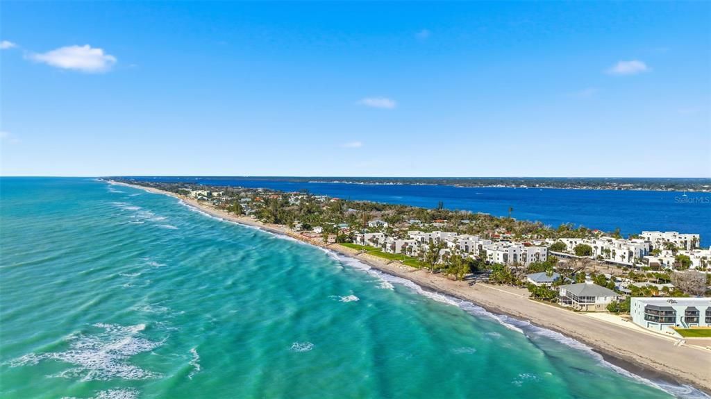 For Sale: $2,550,000 (3 beds, 5 baths, 3380 Square Feet)