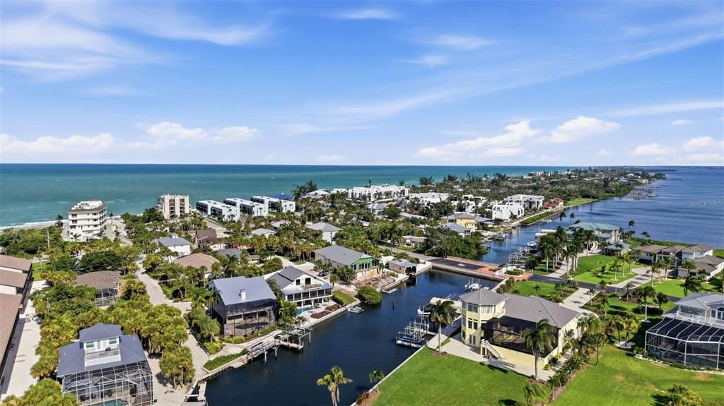 For Sale: $2,550,000 (3 beds, 5 baths, 3380 Square Feet)