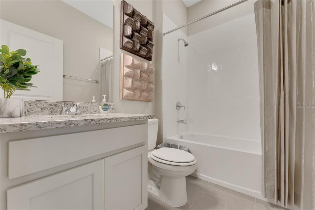 На продажу: $289,990 (4 спален, 2 ванн, 1625 Квадратных фут)