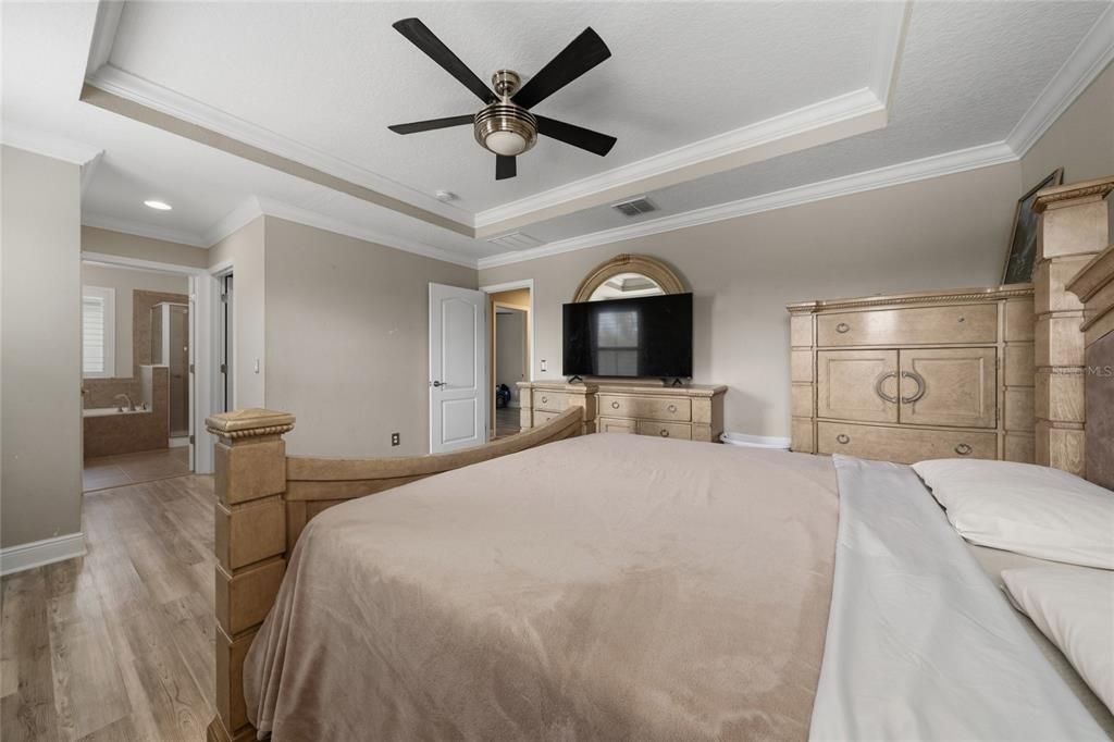 For Sale: $499,900 (3 beds, 2 baths, 2190 Square Feet)