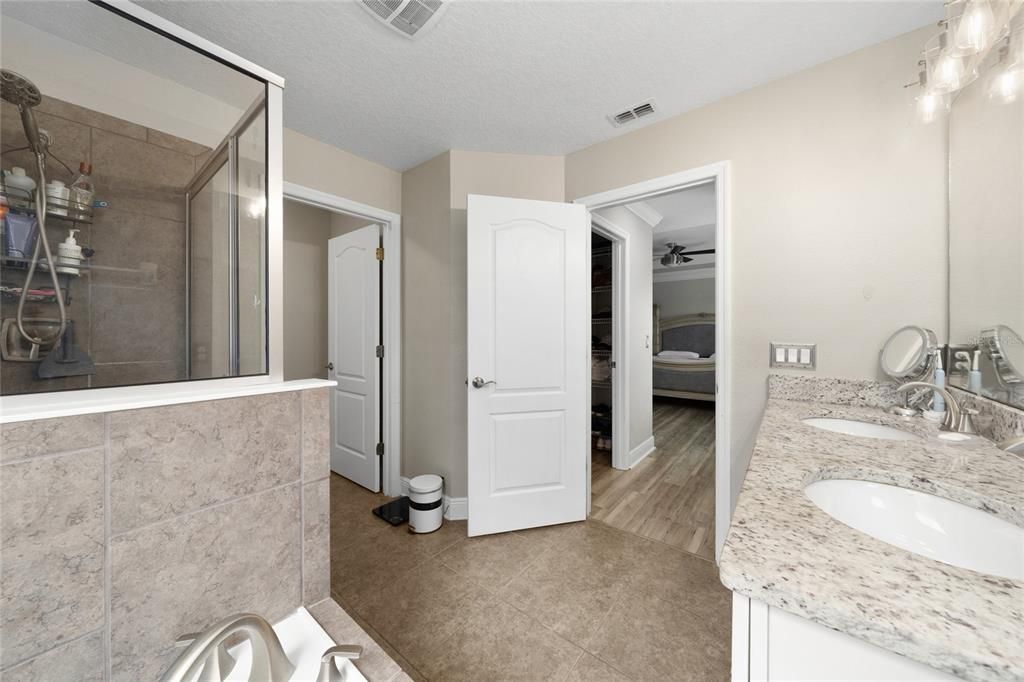For Sale: $499,900 (3 beds, 2 baths, 2190 Square Feet)