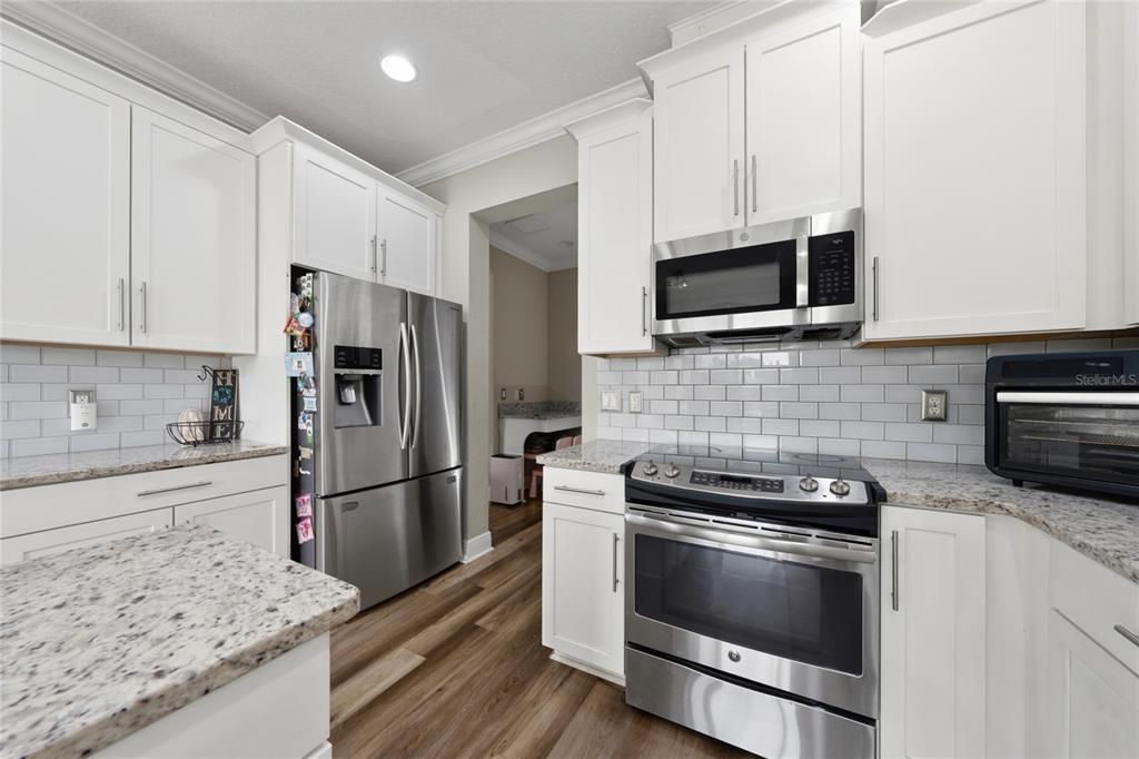 For Sale: $499,900 (3 beds, 2 baths, 2190 Square Feet)