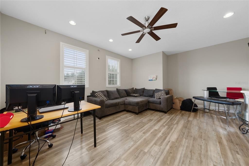 For Sale: $499,900 (3 beds, 2 baths, 2190 Square Feet)