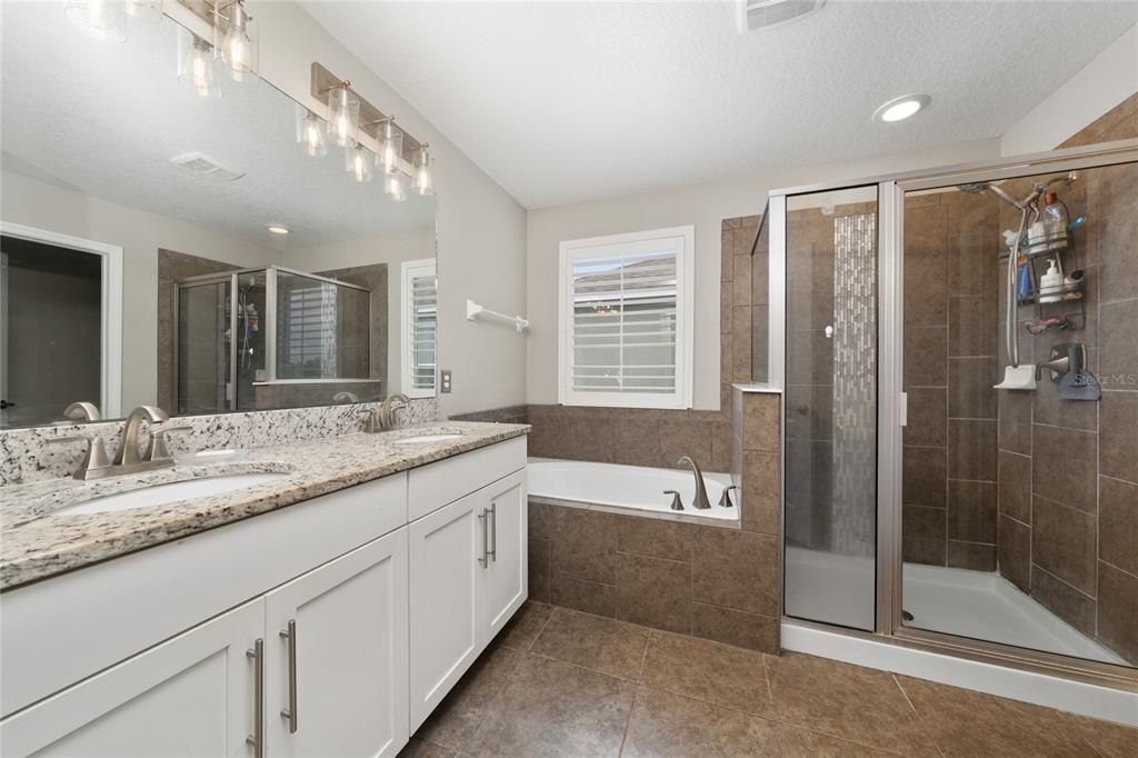 For Sale: $499,900 (3 beds, 2 baths, 2190 Square Feet)