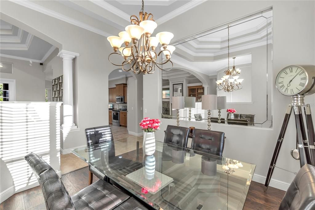 En Venta: $699,000 (3 camas, 3 baños, 2567 Pies cuadrados)