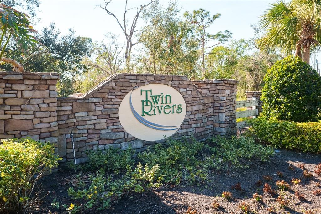 En Venta: $699,000 (3 camas, 3 baños, 2567 Pies cuadrados)