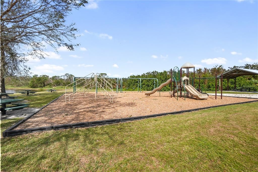 En Venta: $699,000 (3 camas, 3 baños, 2567 Pies cuadrados)