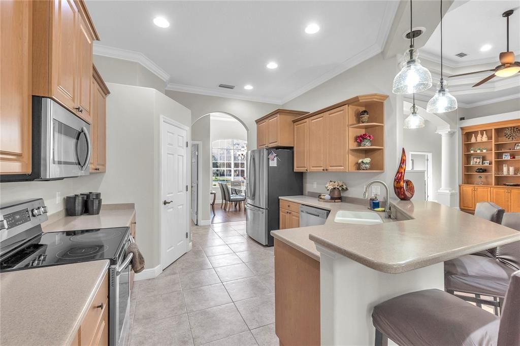 En Venta: $699,000 (3 camas, 3 baños, 2567 Pies cuadrados)