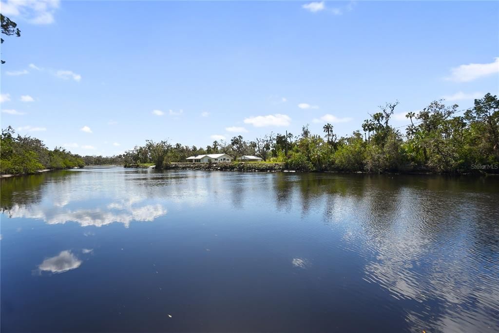 En Venta: $699,000 (3 camas, 3 baños, 2567 Pies cuadrados)