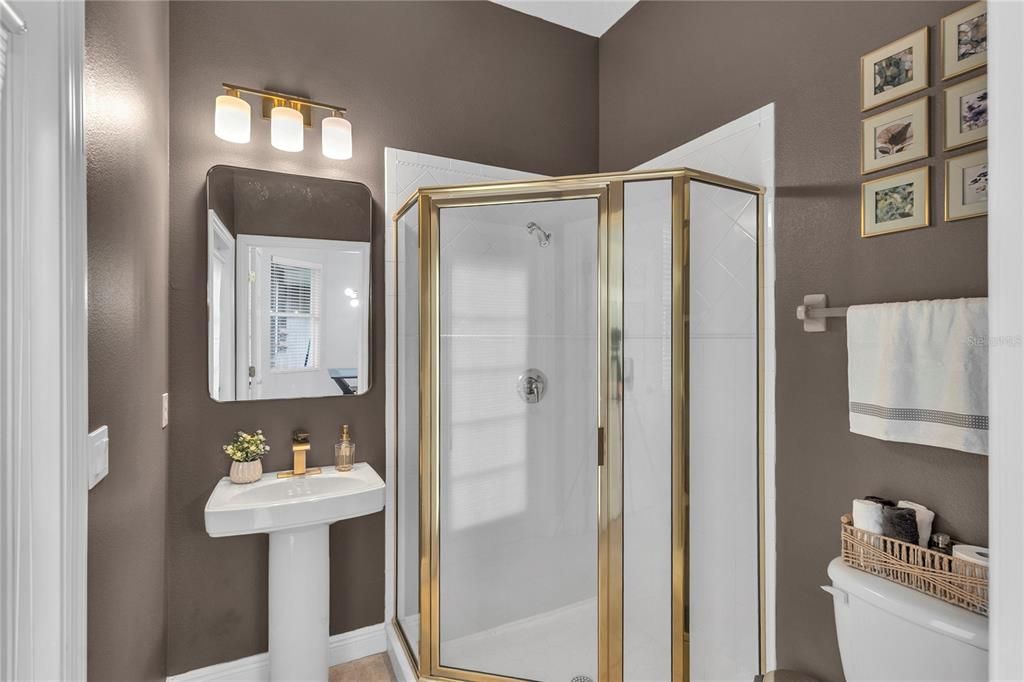 En Venta: $699,000 (3 camas, 3 baños, 2567 Pies cuadrados)