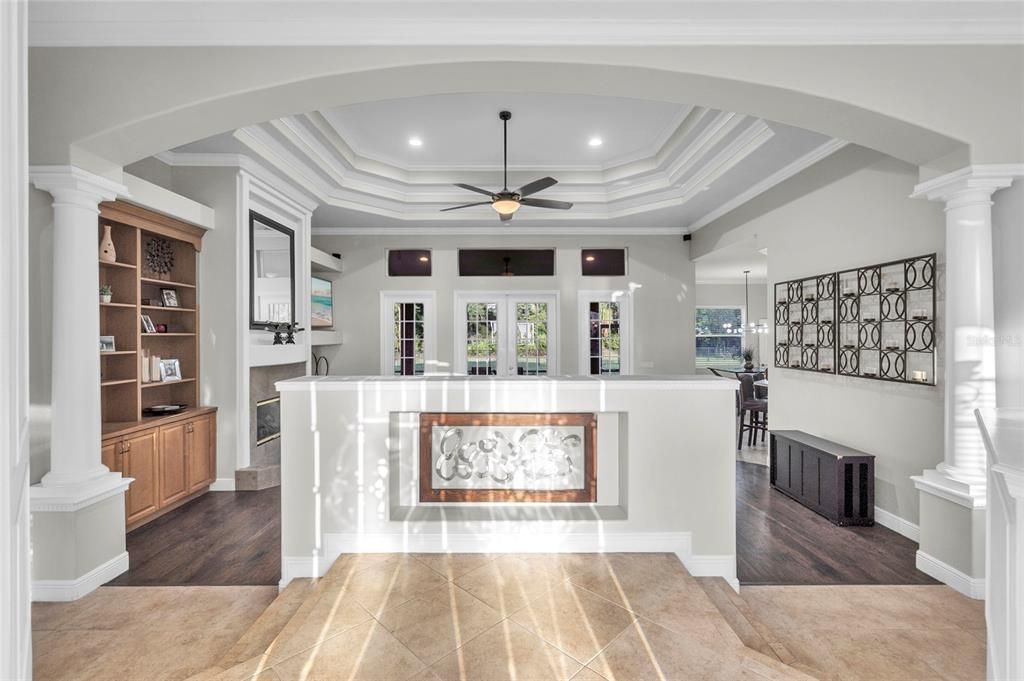 En Venta: $699,000 (3 camas, 3 baños, 2567 Pies cuadrados)