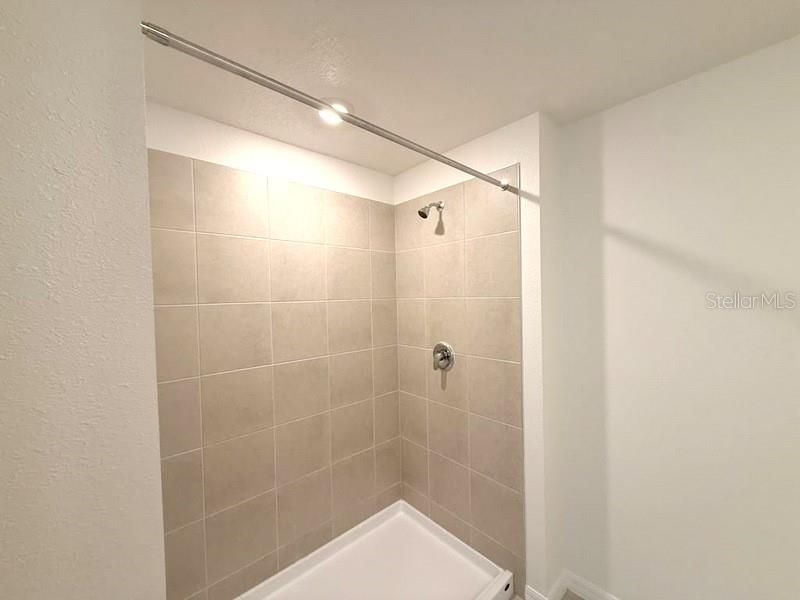 В аренду: $2,700 (6 спален, 3 ванн, 2463 Квадратных фут)