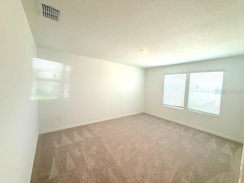 В аренду: $2,700 (6 спален, 3 ванн, 2463 Квадратных фут)