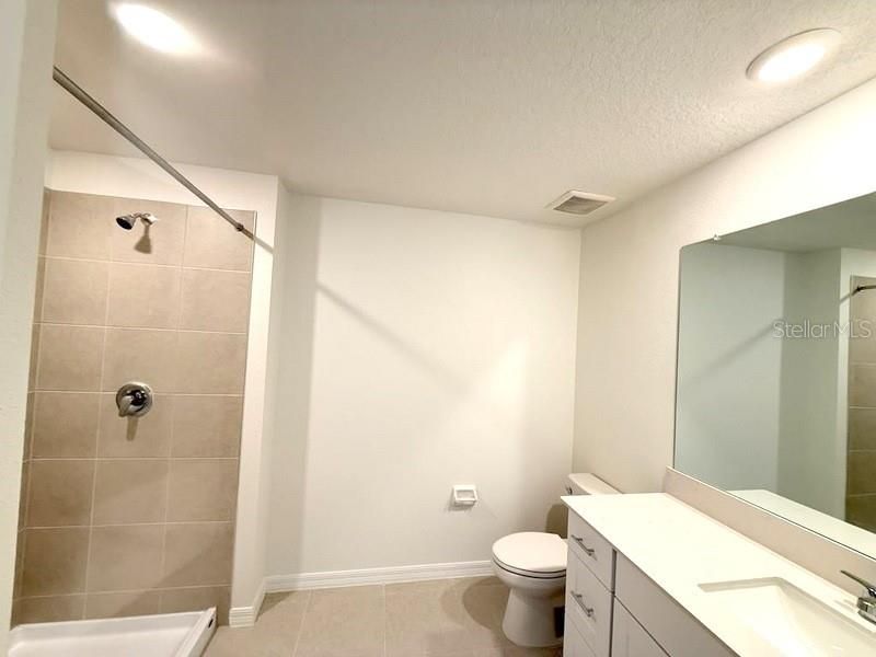В аренду: $2,700 (6 спален, 3 ванн, 2463 Квадратных фут)