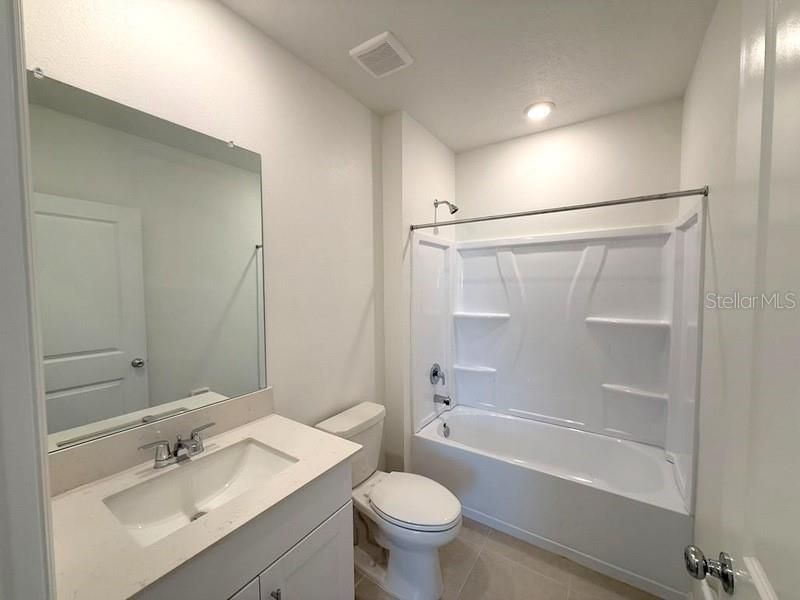 В аренду: $2,700 (6 спален, 3 ванн, 2463 Квадратных фут)