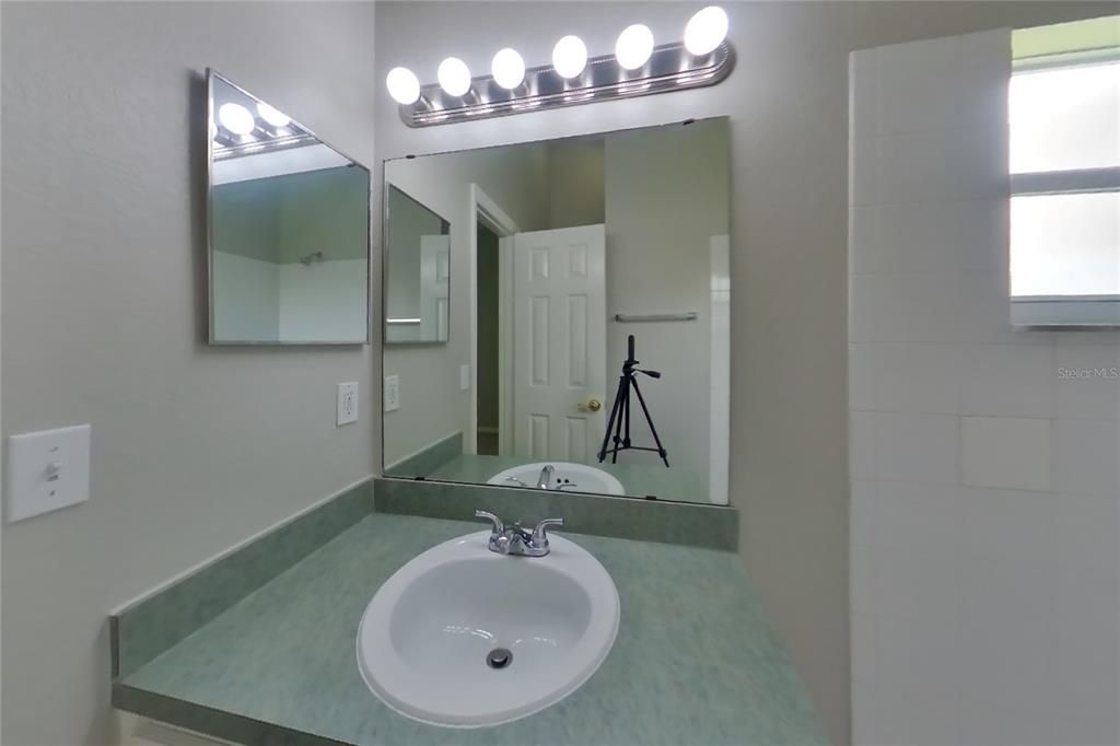В аренду: $1,799 (3 спален, 2 ванн, 1128 Квадратных фут)