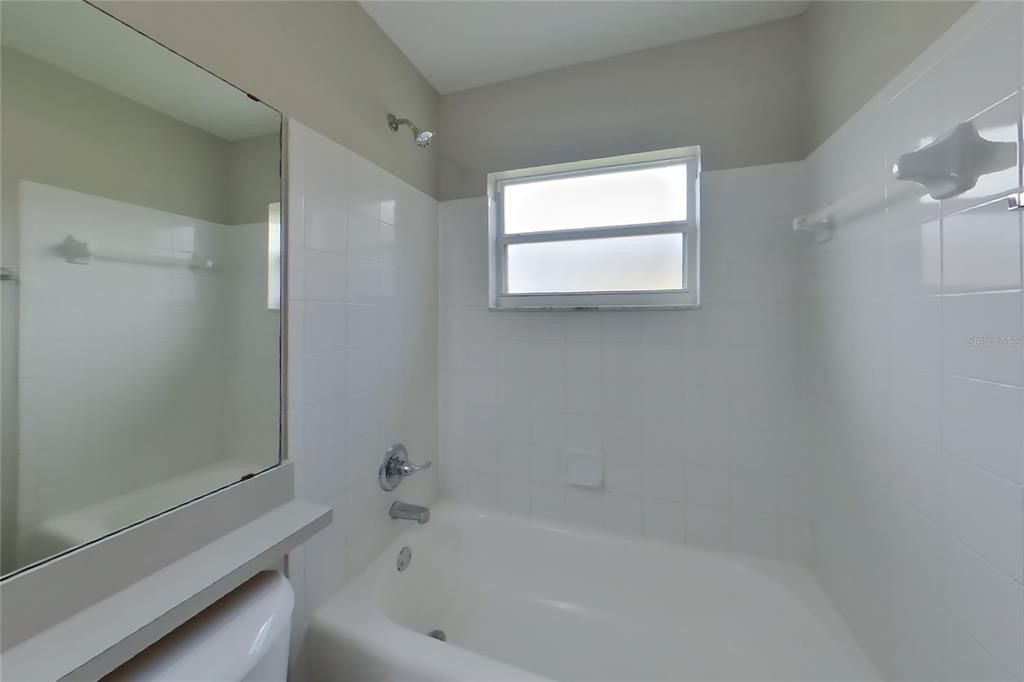 В аренду: $1,799 (3 спален, 2 ванн, 1128 Квадратных фут)