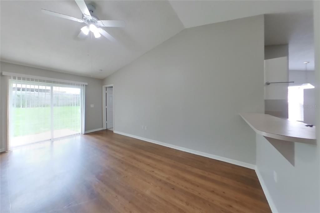 В аренду: $1,799 (3 спален, 2 ванн, 1128 Квадратных фут)