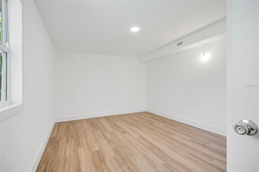 На продажу: $550,000 (5 спален, 2 ванн, 2536 Квадратных фут)