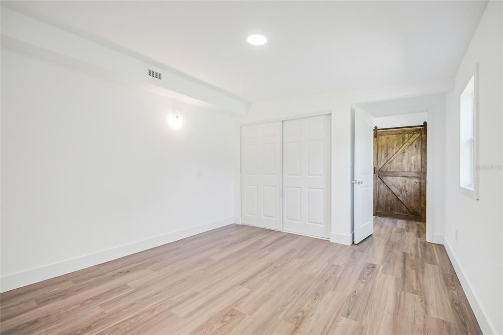 На продажу: $550,000 (5 спален, 2 ванн, 2536 Квадратных фут)