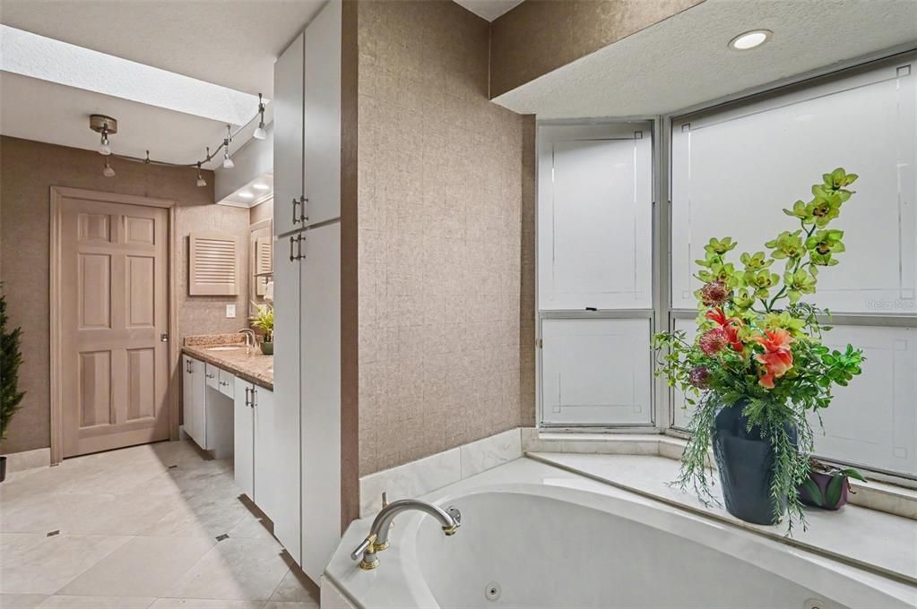 En Venta: $759,000 (5 camas, 3 baños, 2959 Pies cuadrados)