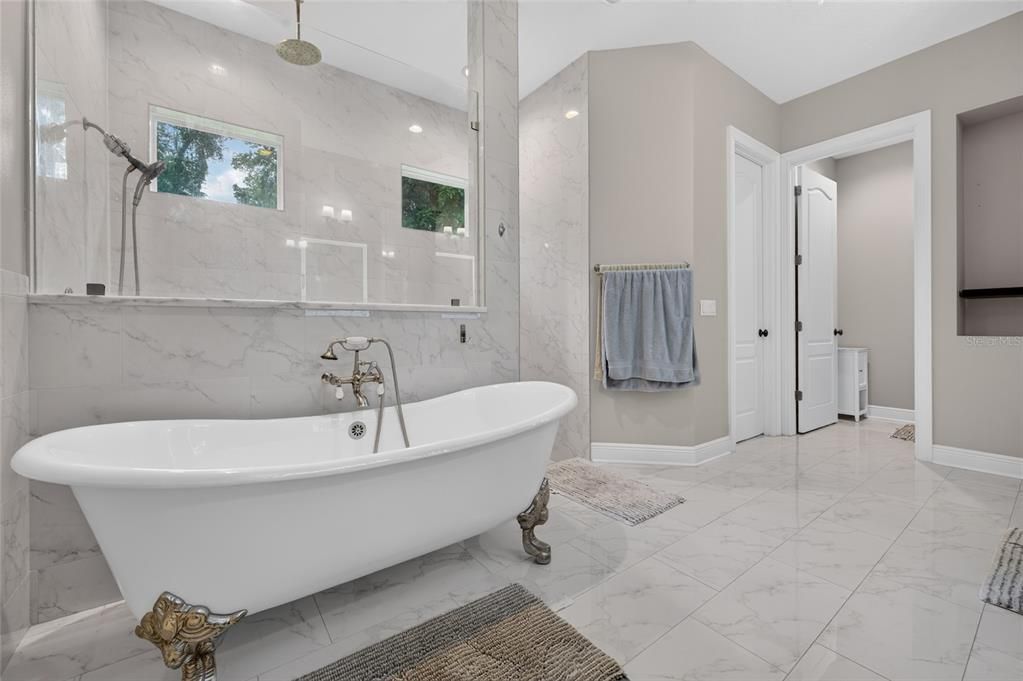 En Venta: $949,000 (4 camas, 3 baños, 3264 Pies cuadrados)