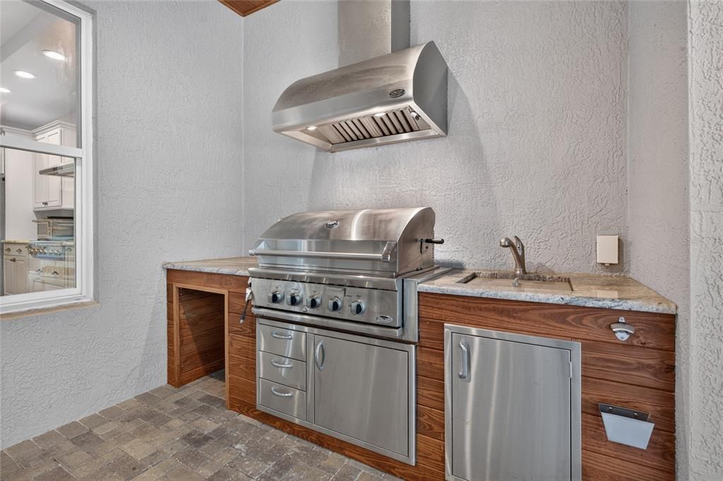 En Venta: $949,000 (4 camas, 3 baños, 3264 Pies cuadrados)