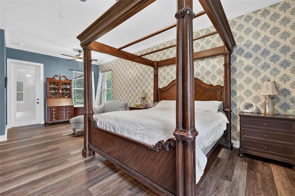 En Venta: $949,000 (4 camas, 3 baños, 3264 Pies cuadrados)