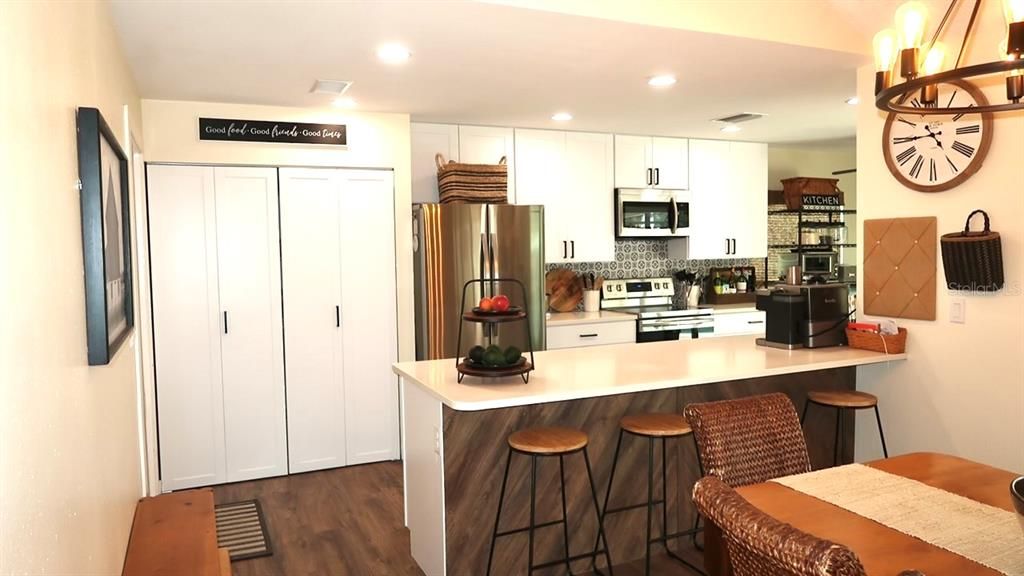 На продажу: $395,000 (2 спален, 2 ванн, 1398 Квадратных фут)