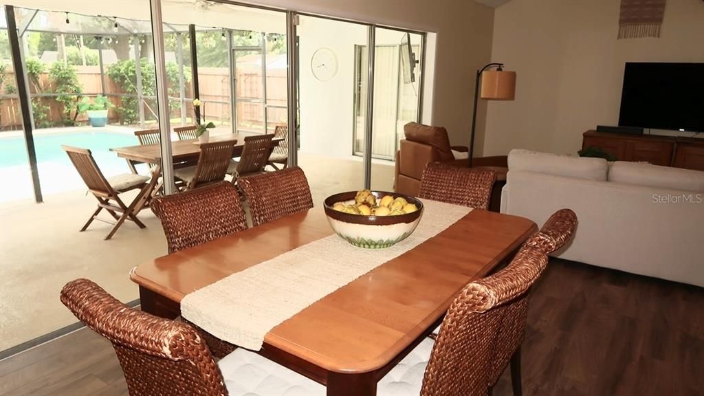 На продажу: $395,000 (2 спален, 2 ванн, 1398 Квадратных фут)