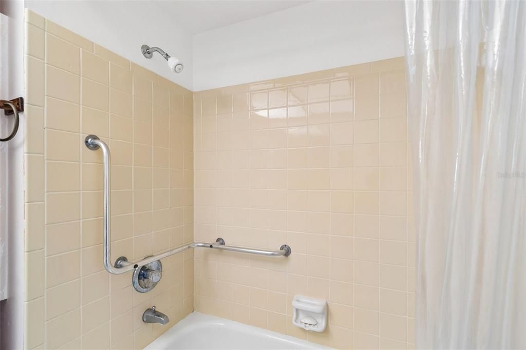 En Venta: $112,000 (2 camas, 2 baños, 1030 Pies cuadrados)