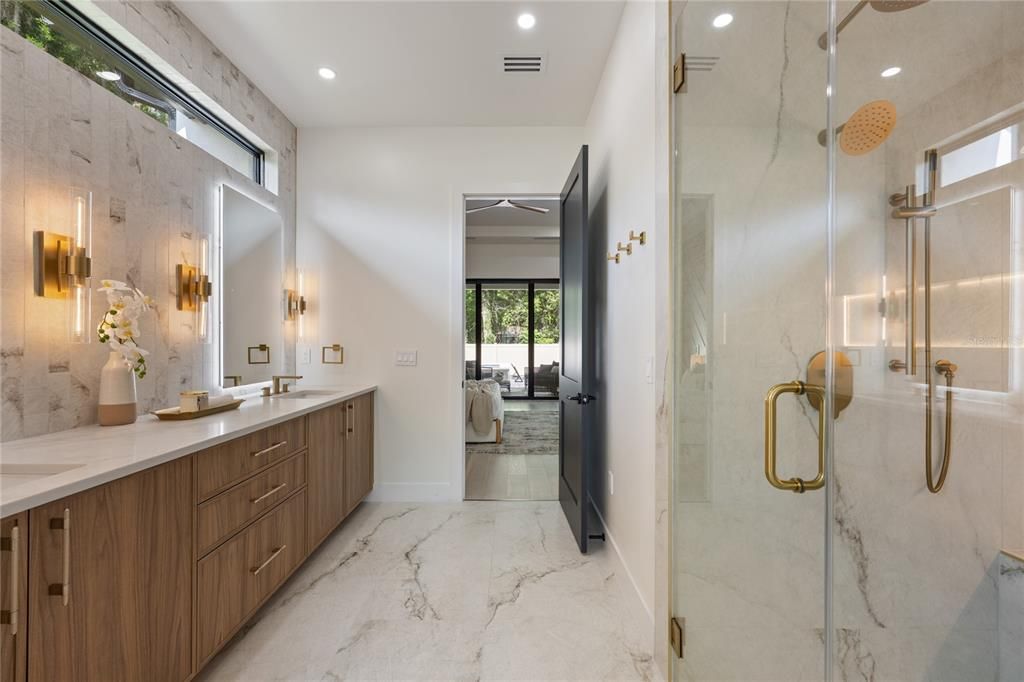 En Venta: $2,099,990 (4 camas, 3 baños, 3330 Pies cuadrados)