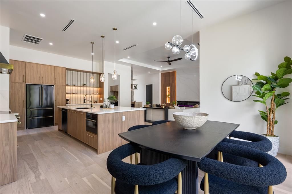 En Venta: $2,099,990 (4 camas, 3 baños, 3330 Pies cuadrados)
