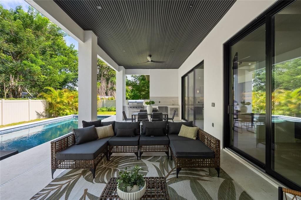En Venta: $2,099,990 (4 camas, 3 baños, 3330 Pies cuadrados)