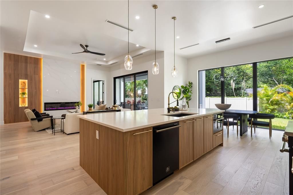 En Venta: $2,099,990 (4 camas, 3 baños, 3330 Pies cuadrados)